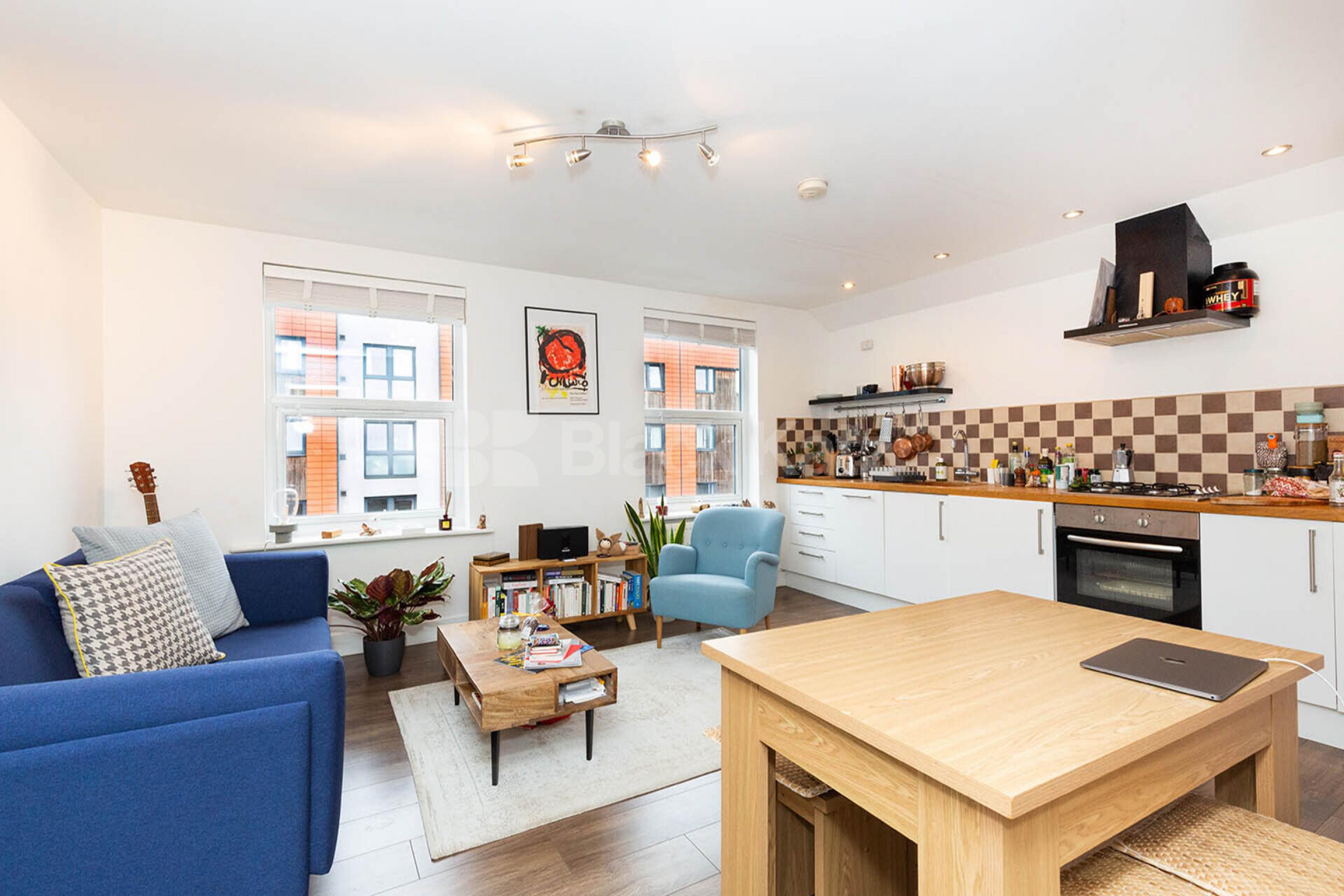 Nicely renovated 1 bedroom property located a minute walk to a station  Caledonian Road, Caledonian Road N7